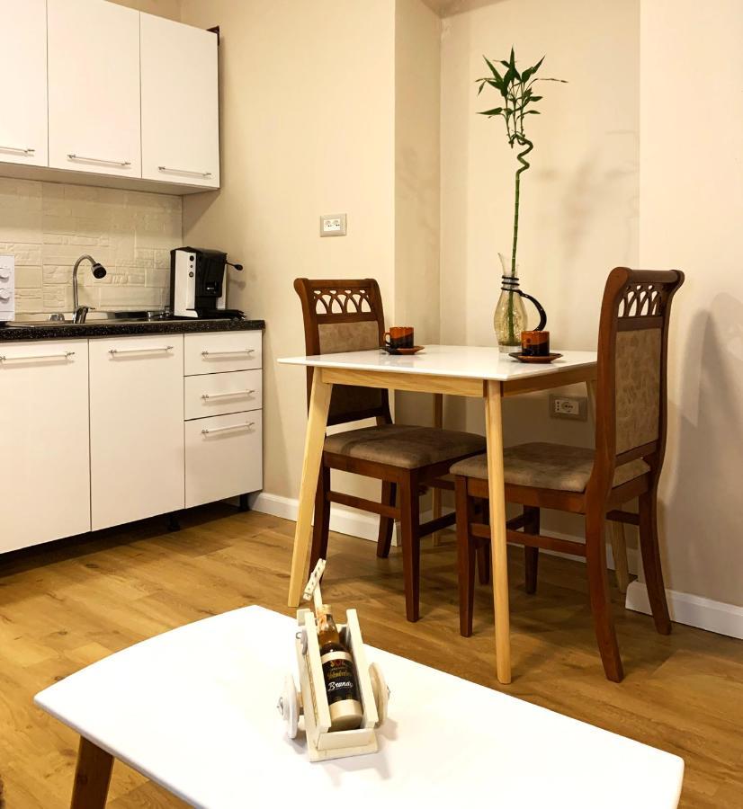 Bruno'S Apartment Тирана Экстерьер фото